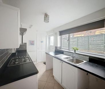 2 bedroom terraced house to rent - Photo 5