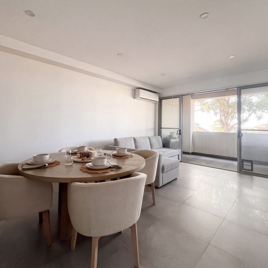 Modern Elegance with Seamless Indoor-Outdoor Living - Photo 1