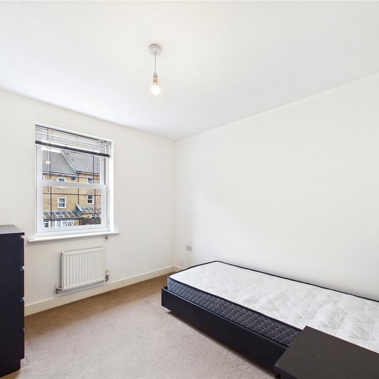 4 bedroom terraced house to rent - Photo 1