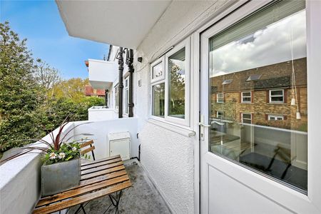 Chesham Court, Trinity Road, London, SW18 - Photo 3
