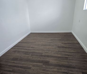 For Lease - 328 Little Avenue, Barrie, Ontario - Photo 5