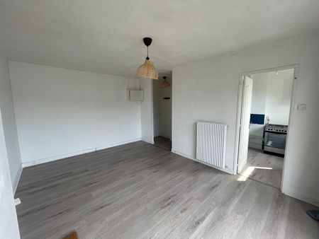 Location appartement 1 pièce, 27.25m², Ozoir-la-Ferrière - Photo 2