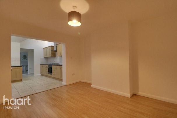 4 bedroom terraced house to rent - Photo 1
