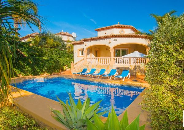 VILLA FOR RENT ALL YEAR ROUND WITH PRIVATE POOL IN MORAIRA