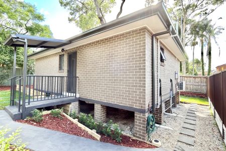 Brand new free-standing home - water bill's included - Photo 4