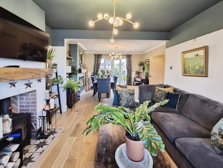 3 bedroom semi-detached house to rent - Photo 5