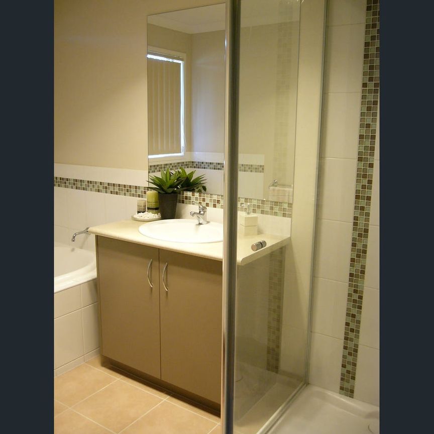 HANDY LOCATION TO DEAKIN UNIVERSITY AND EPWORTH HOSPITAL - Photo 1