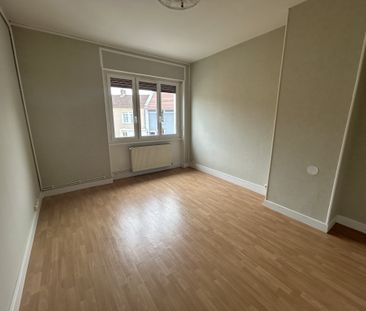Location Appartement 2 pièces 44m² LE CREUSOT 71200 - Photo 1
