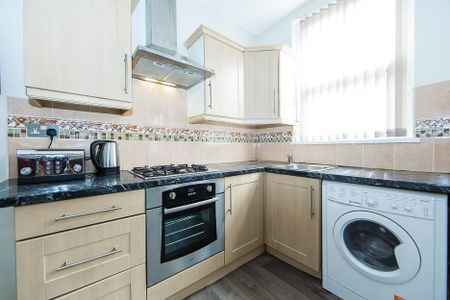 Elizabeth Street, Hyde Park, Leeds - Photo 4