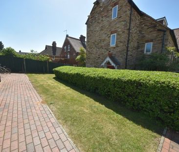 London Road, High Wycombe, Buckinghamshire,HP11 - Photo 5