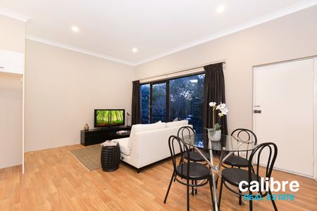 1/112 Ashgrove Avenue, Ashgrove, QLD, 4060 - Photo 2