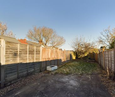 2 bedroom terraced house to rent - Photo 4