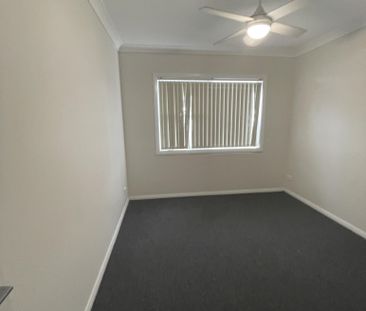 Modern, Spacious Townhouse - Photo 3