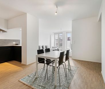Modern en ruim tweeslaapkamer appartement met autostaanplaats in Antwerpen! - Foto 2