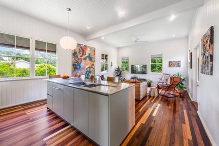 Gorgeous Queenslander with views to Mt Cooroora - Photo 5