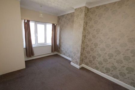 2 bedroom end of terrace house to rent - Photo 4