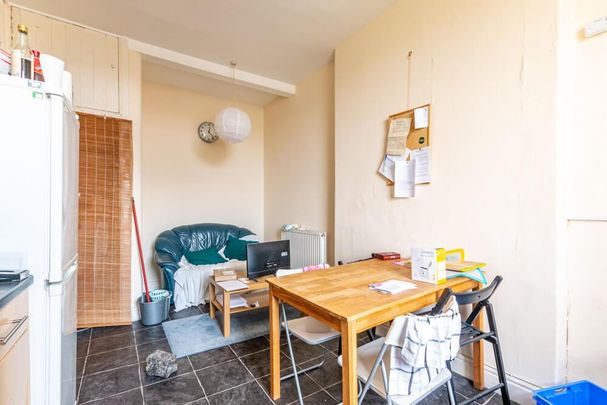 3 bedroom flat to rent - Photo 1