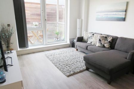 High Street - Photo 2