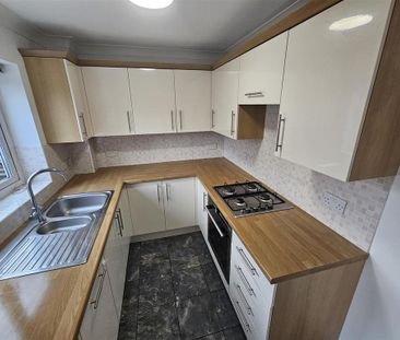 2 bedroom terraced house to rent - Photo 3