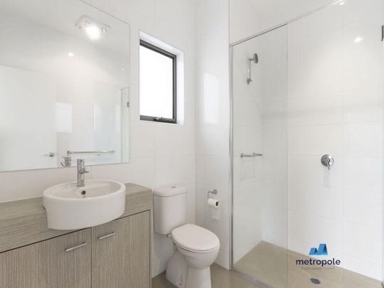 16B Irving Street, MOUNT WAVERLEY, VIC - Photo 1