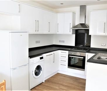 2 Bed Flat, Haydons Road, SW19 - Photo 1