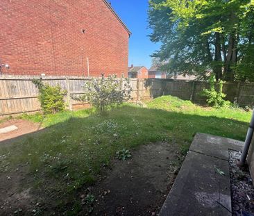 2 bedroom end of terrace house to rent - Photo 4