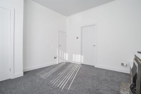 Fairfield Avenue, Rossendale - Photo 2