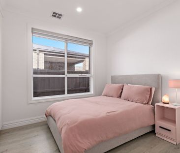 ELEGANT FAMILY HOME - Photo 4