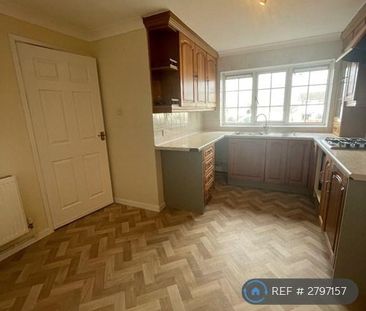3 bedroom semi-detached house to rent - Photo 6
