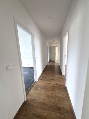 Logenplatz zur Innenstadt | Panoramafensterfront mit Blick in das Zentrum Magdeburgs - Photo 5