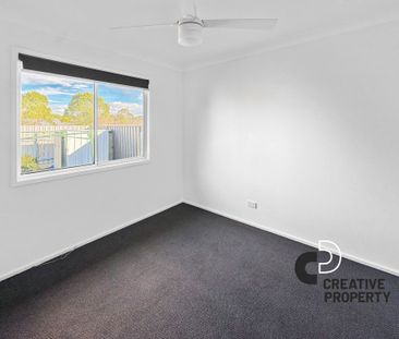 Renovated Two-Bedroom Flat Offering Comfort & Convenience - Photo 3