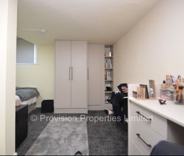 2 Bedroom Flats in Leeds - Photo 4