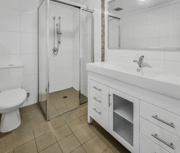 RENOVATED 3 BEDROOM DOUBLE STOREY APARTMENT WITH NEW FLOORING THROU... - Photo 1