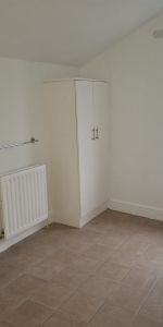 2 Bedroom Family Let - Photo 4