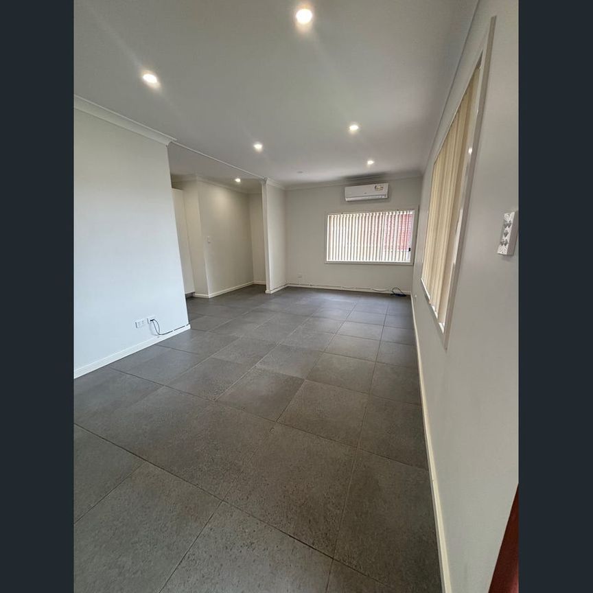 Cosy 3 Bedroom home - Close to Nepean Hospital - Photo 1