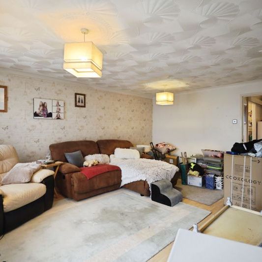 Throop, Bournemouth - Photo 1