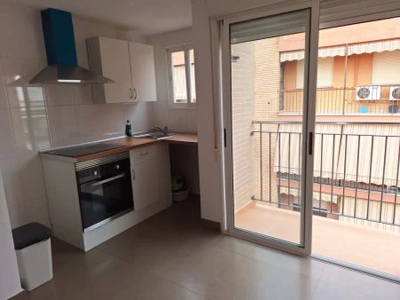Ático de alquiler en Carrer del Poeta Llorente, Centro Ciudad - Photo 3