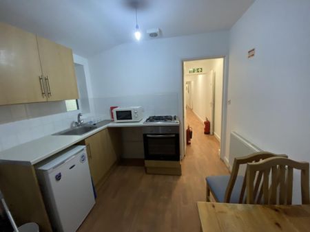 1 bedroom apartment to rent - Photo 4