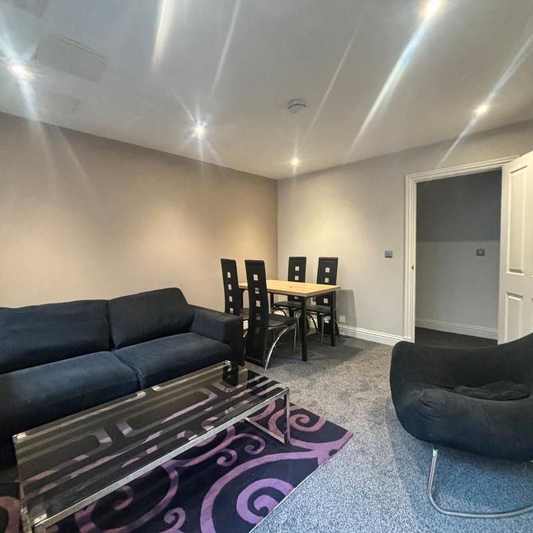 2 bedroom flat to rent - Photo 1