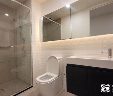 UNFURNISHED! MODERN 2 BEDROOM APARTMENT LIVING! - Photo 2