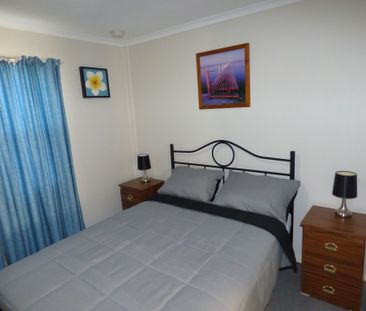 Fully Furnished, 2 Bedroom Flat - Relax by the Riverside - Photo 3
