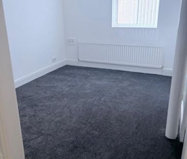 1 Bed Flat, Warren Drive, CH45 - Photo 2