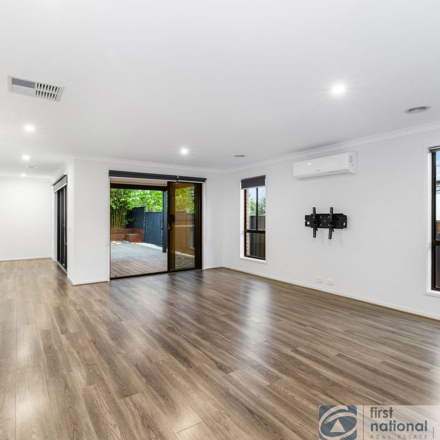 12 Greenbank Drive, Pakenham - Photo 1