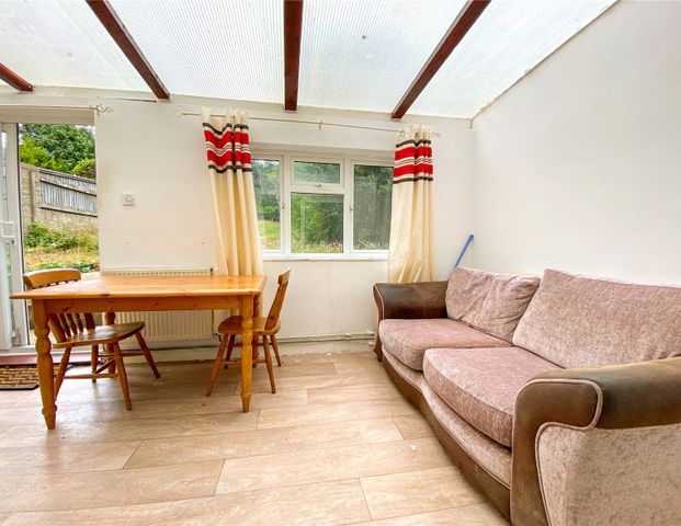 4 bedroom semi-detached house to rent - Photo 1