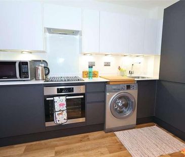 Chertsey Road, Woking, Surrey, GU21 - Photo 3