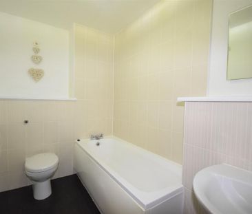 2 bedroom flat to rent - Photo 6