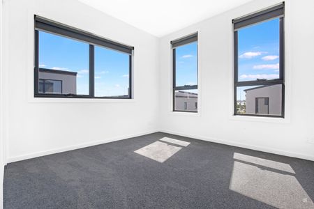 19 Glisten Way, Craigieburn VIC 3064 - Townhouse For Rent | Domain - Photo 5
