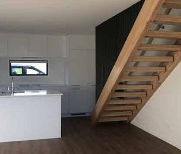 Modern Townhouse - Photo 2