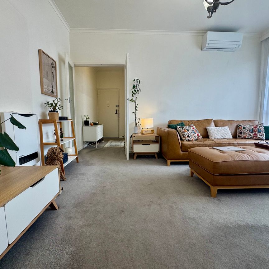 Charming One Bedroom Apartment Opposite Harleston Park - Photo 1