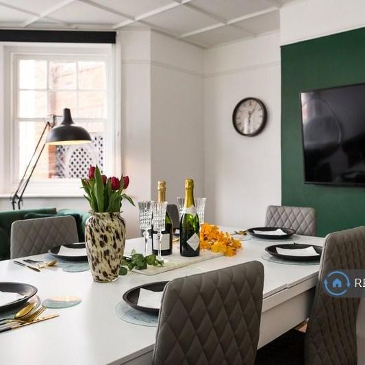 1 bedroom in a flat share to rent - Photo 1